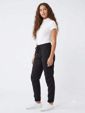 WILFRED | ARITZIA BLACK CARGO JOGGER PANT